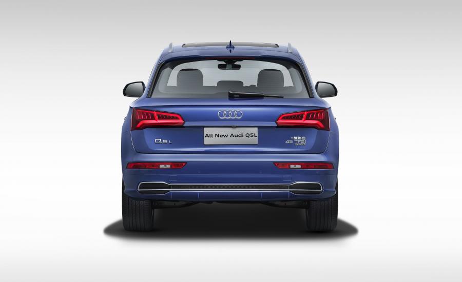  Audi Q5L 45 TFSI Quattro S-Line 2018 года  (CN) (фото 10 из 18)